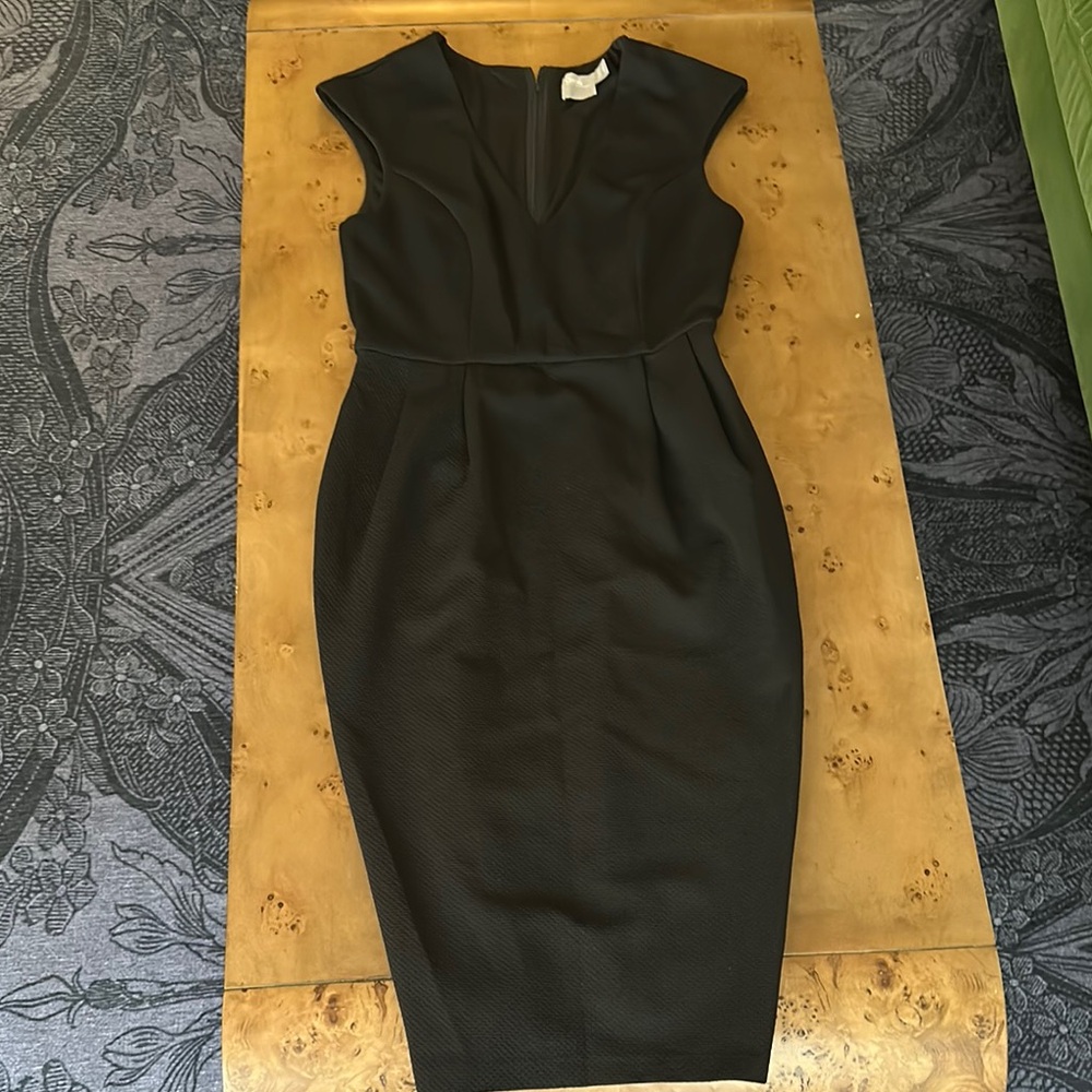Elegant Black Sleeveless Dress